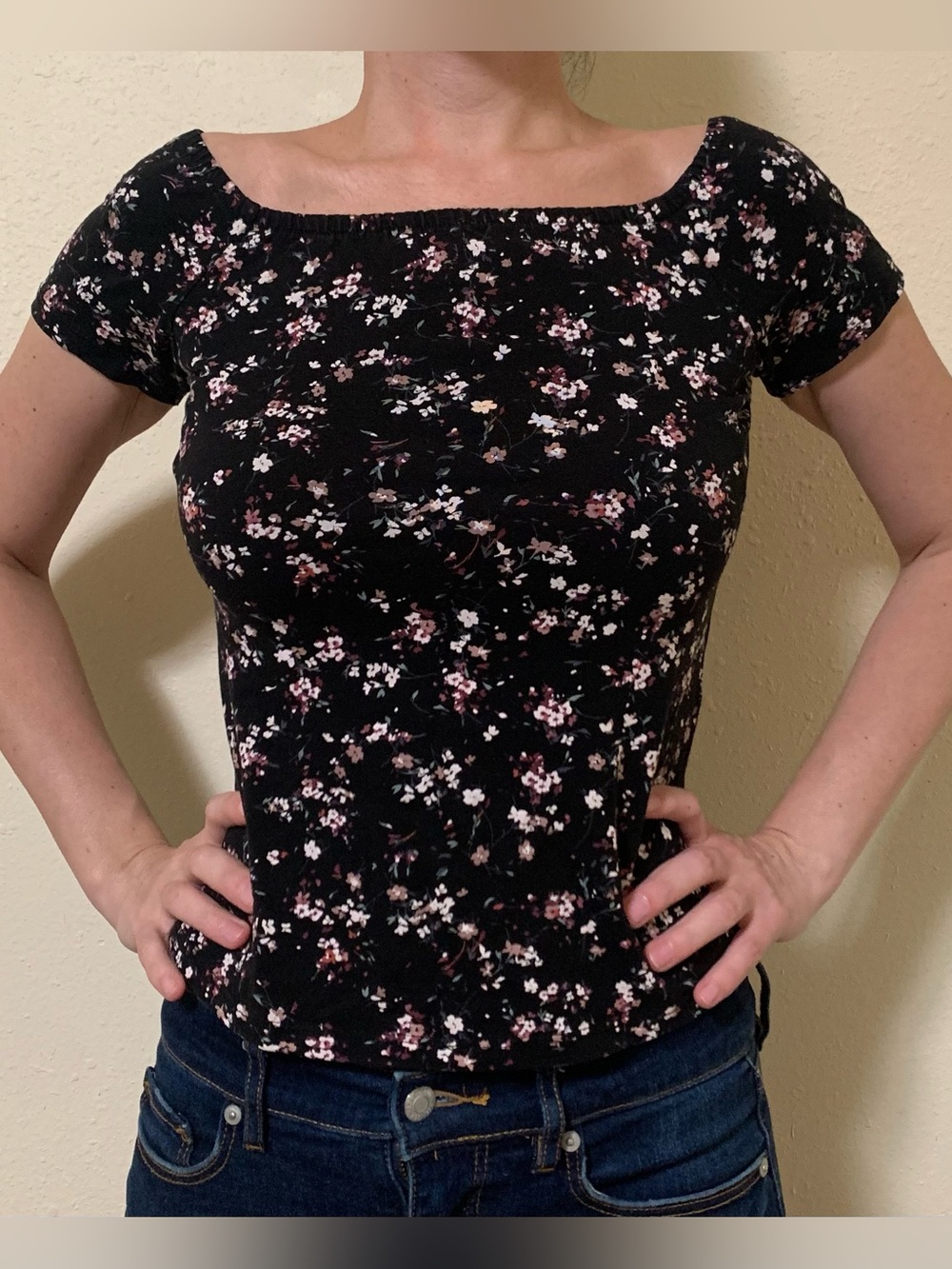 Black Floral Square-Neck Short Sleeve Crop Top